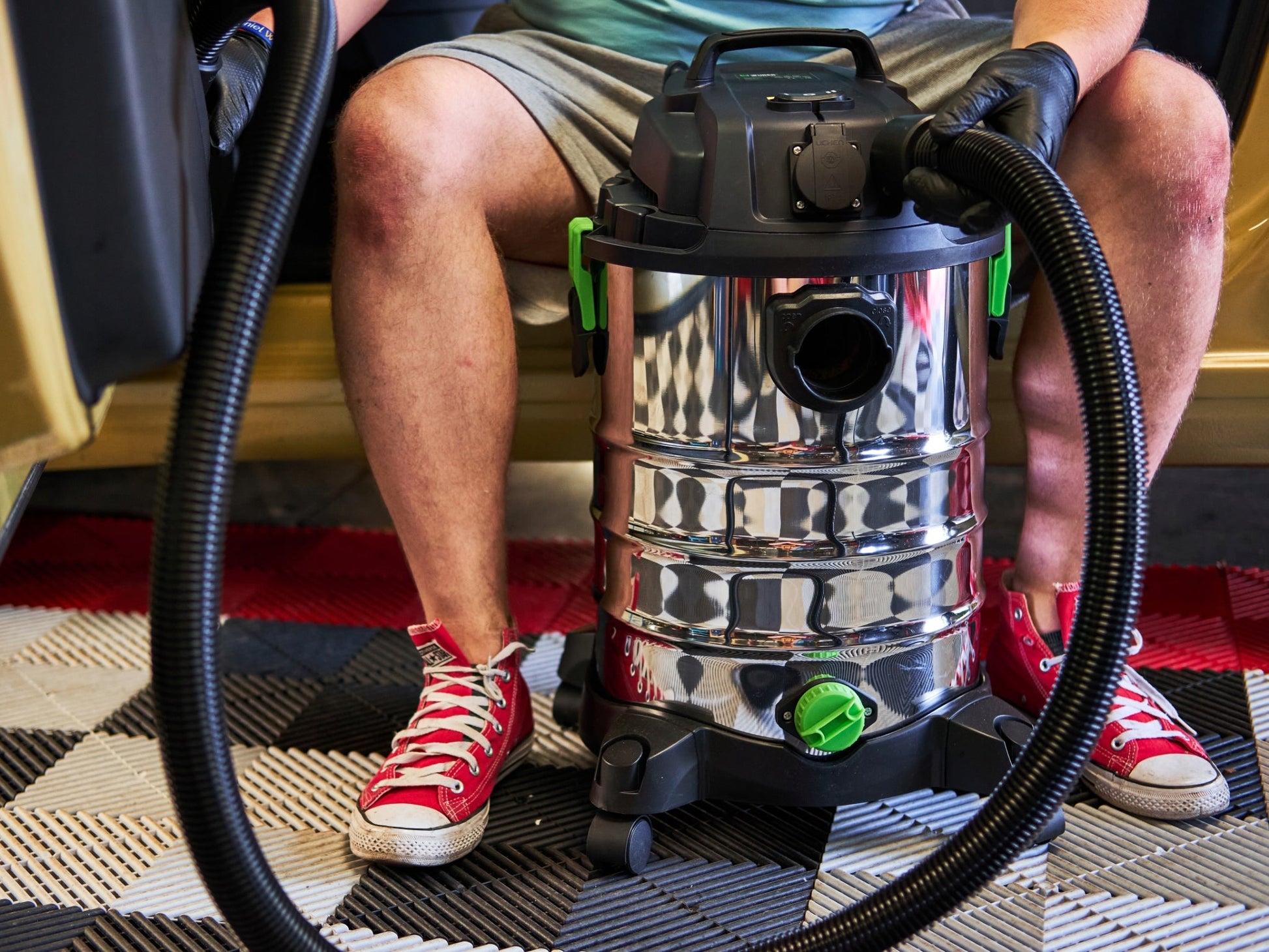 Pramoninis dirbtuvių dulkių siurblys WUBER 2200W