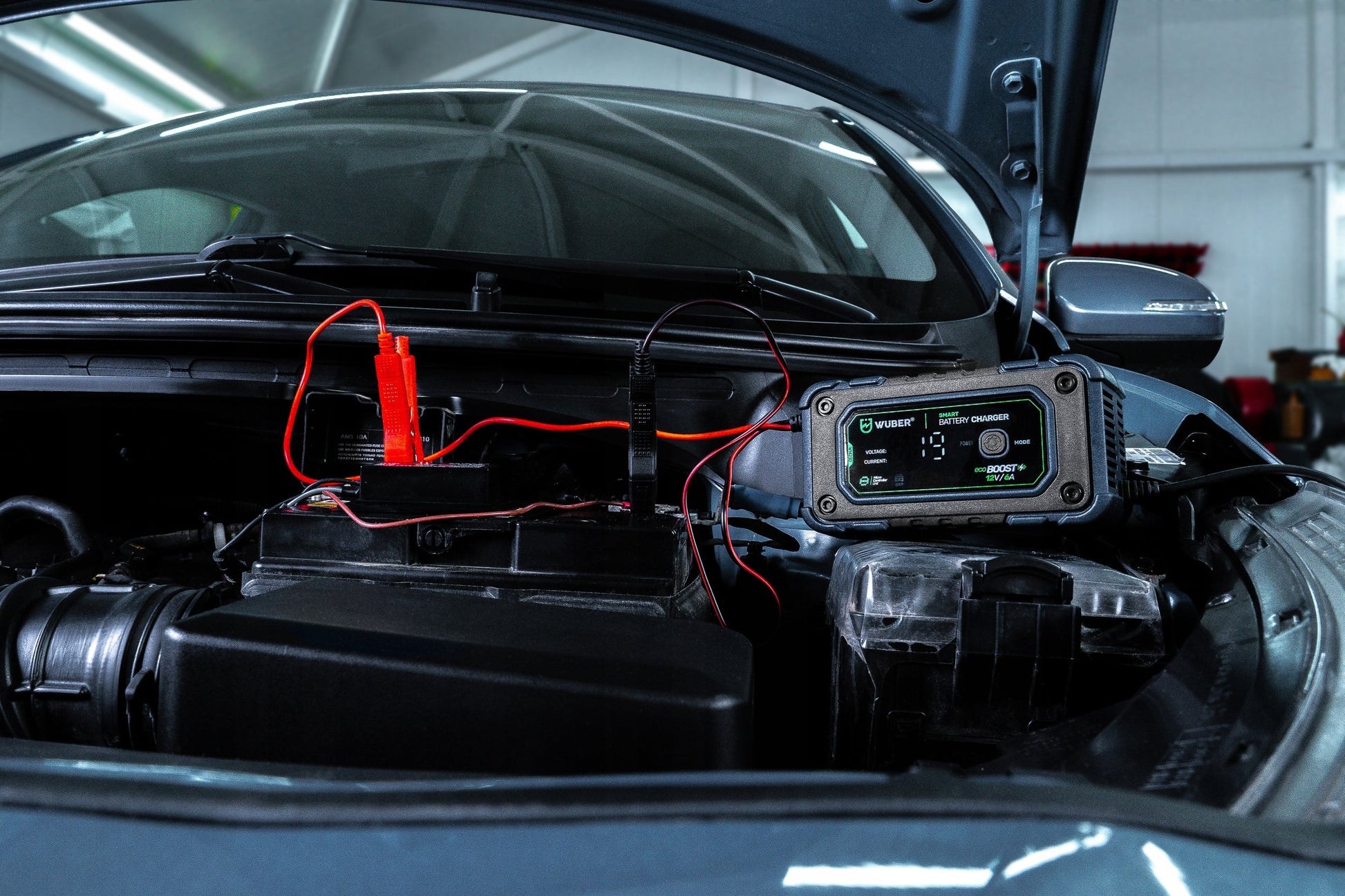 Mikroprocesorinis akumuliatoriaus įkroviklis su LCD WUBER 12V/6A