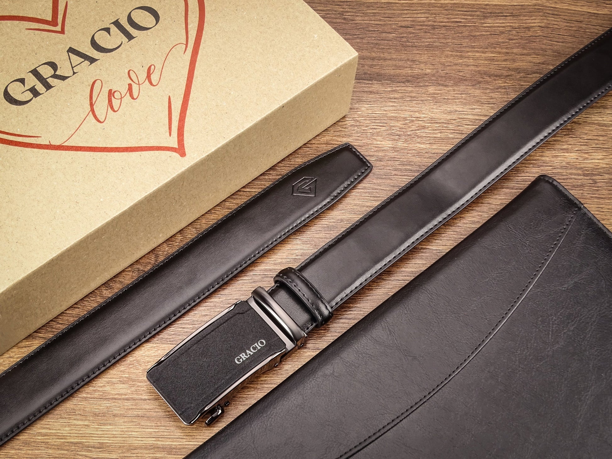 Rinkinys vyrui: juodas Gracio® diržas su automatine sagtimi (130 cm) ir natūralios odos piniginė